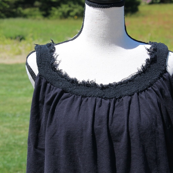 Max Studio, black sleevless shirt - Picture 4 of 10